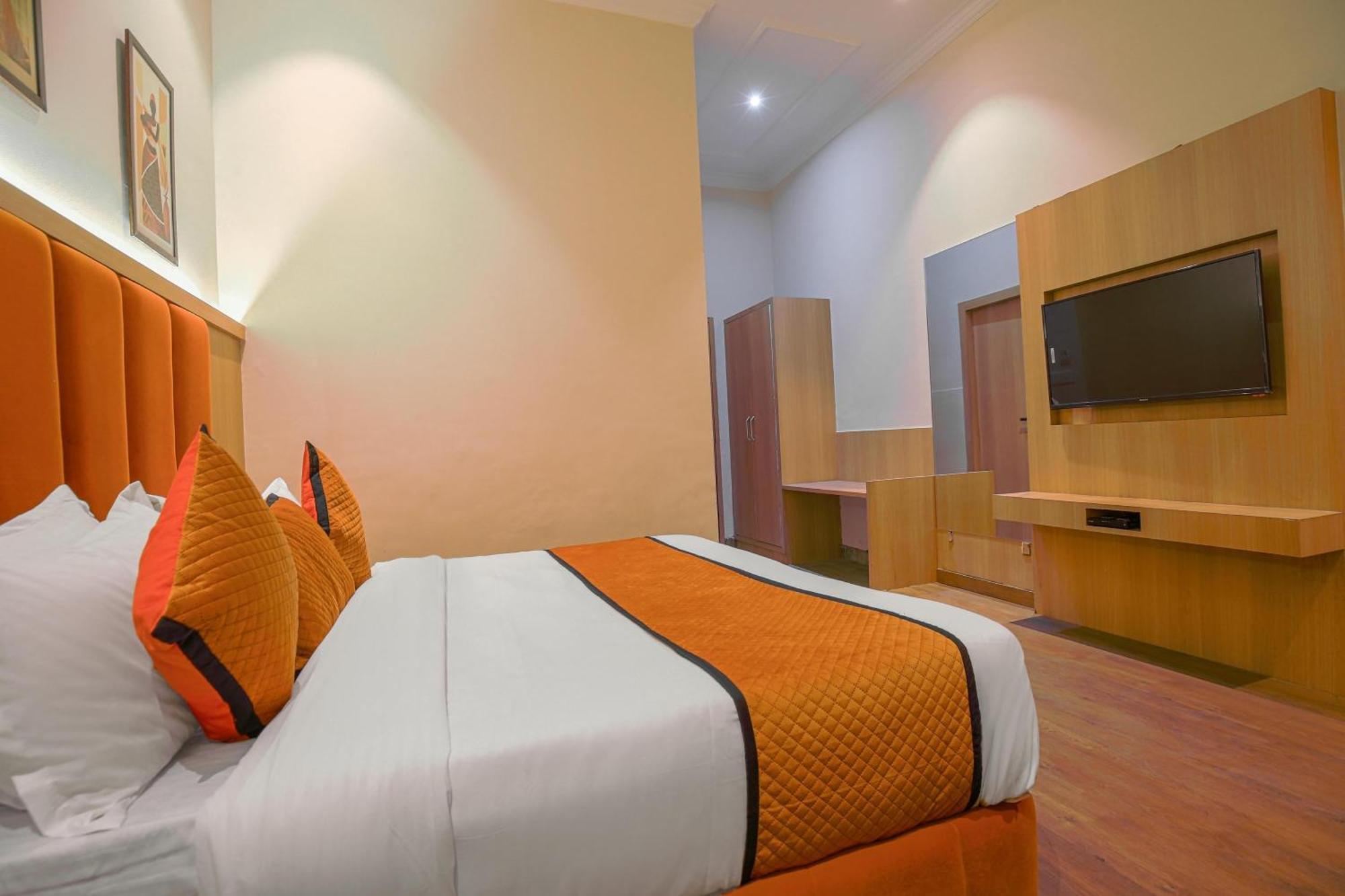 אמריצר Hotel Ricky By Sahibs Group מראה חיצוני תמונה