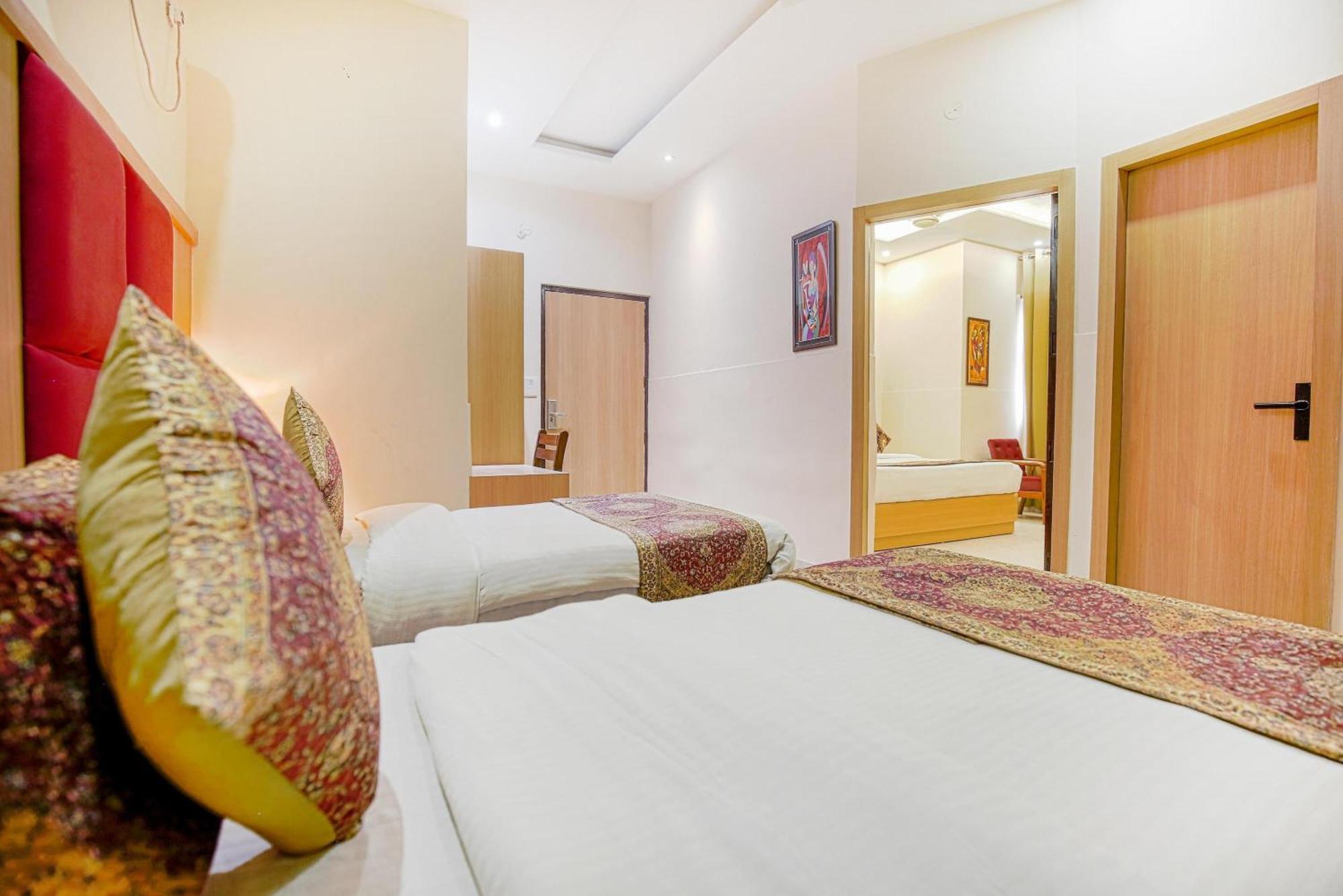 אמריצר Hotel Ricky By Sahibs Group מראה חיצוני תמונה