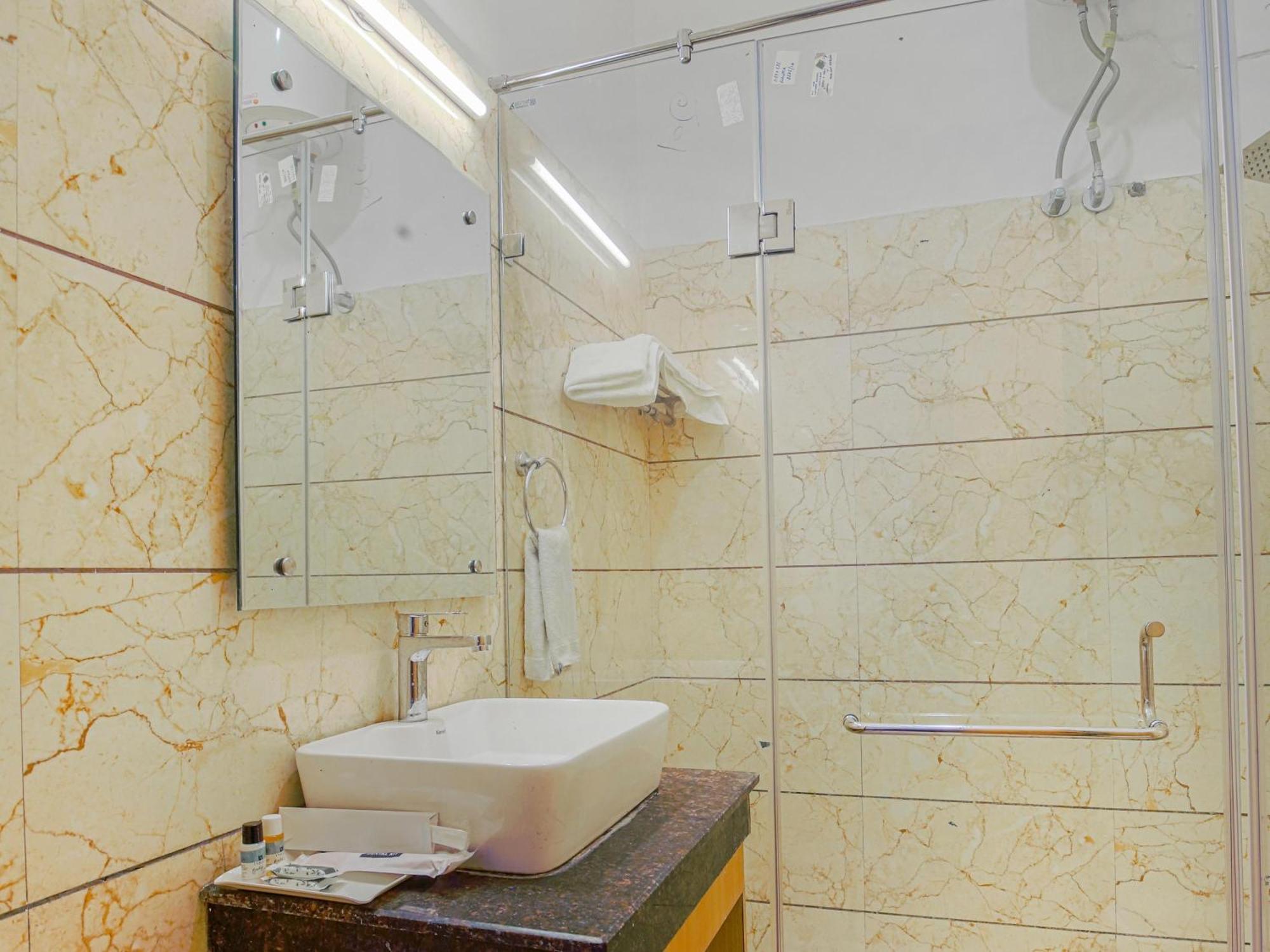 אמריצר Hotel Ricky By Sahibs Group מראה חיצוני תמונה